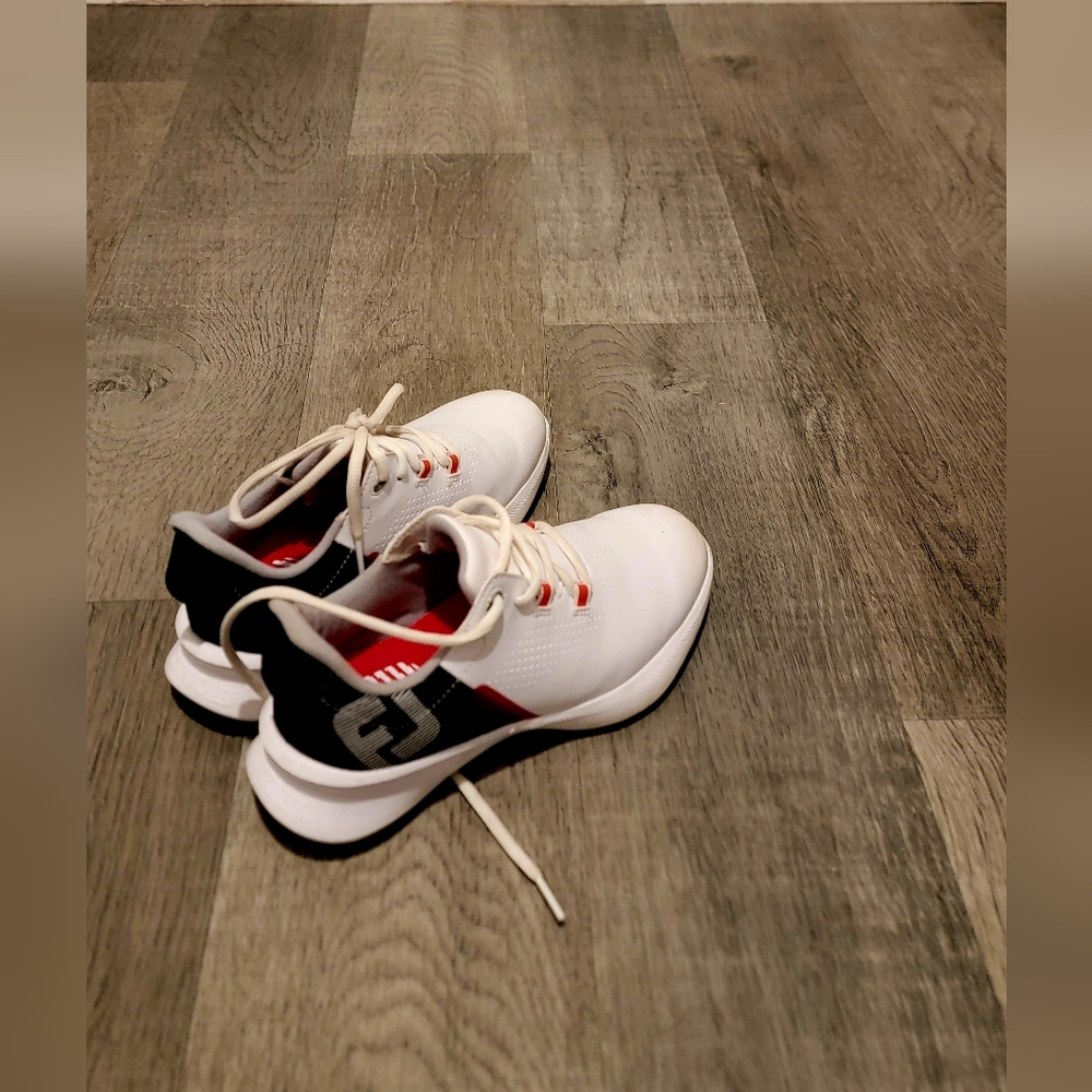 FootJoy Youth White and Black Sneakers with Red Accents - Picture 3 of 5